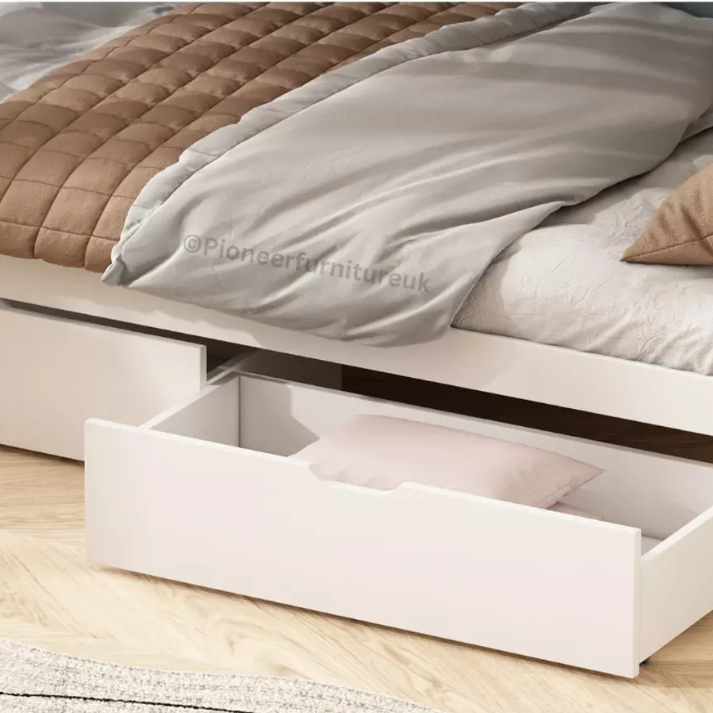 Bunk bed with drawers
